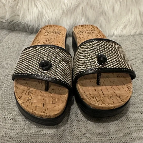 Donald Pliner Farrah Platform Slide Sandal - Picture 3 of 7